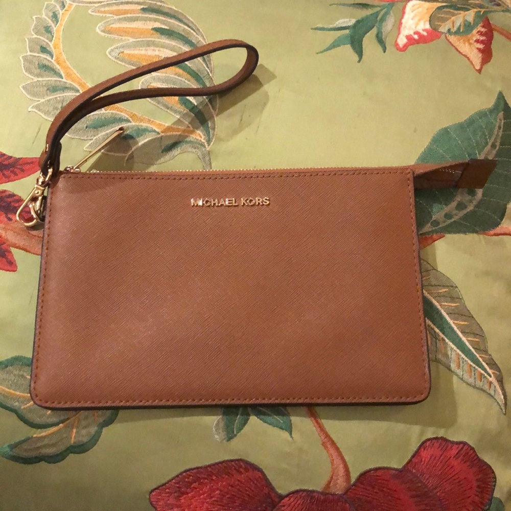 Michael Kors Daniela MD Wristlet Leather NWT